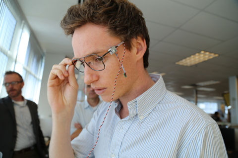 “Theory of Everything” Actor Eddie Redmayne Tries Out Intel-Designed Technology for Stephen Hawking