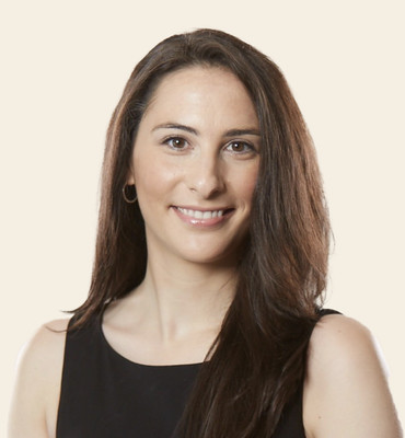 Headshot of Amandine Robin-Caplan.