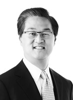 Bobby Kwon Headshot of Bobby Kwon, Chief Financial Officer for Medipharm Labs
