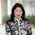 Linda Dong Headshot