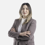Maria Fernanda Gil Headshot