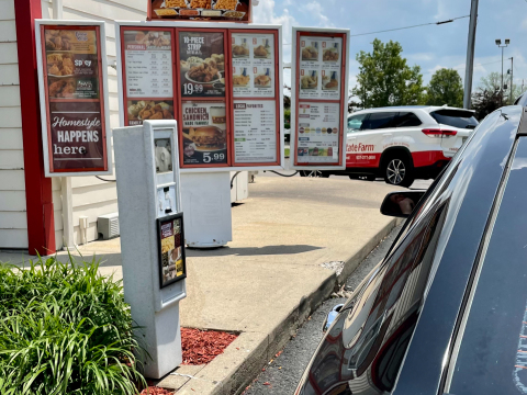 At Lee’s Famous Recipe Chicken restaurants in Ohio, drive-thru guests place orders using a high-tech assistant powered by Intel's artificial intelligence technology. (Credit: Lee’s Famous Recipe Chicken)