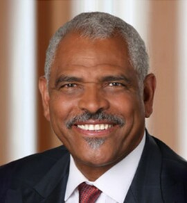 Headshot of Arnold W. Donald