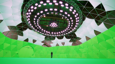 Intel Studios’ 10,000-square-foot geodesic dome in Los Angeles is the world’s largest immersive media hub. Each of the studio’s 96 high-resolution 5K cameras captures action in two dimensions and algorithms convert those trillions of pixels into a 360-degree, 3D virtual environment. (Credit: Tim Herman/Intel Corporation)