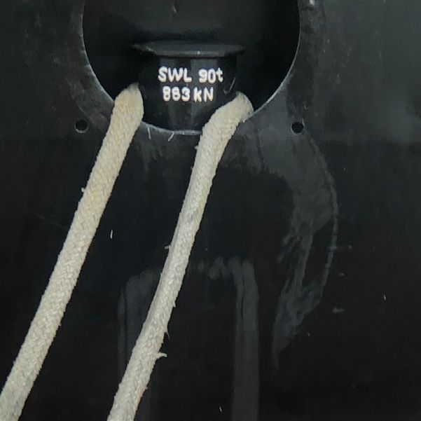 Sunken bitt with a sharp edge