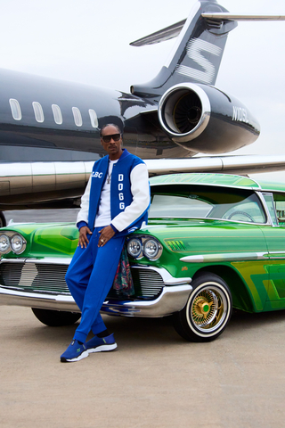 Snoop Dogg illustrates how Skechers Hands Free Slip-ins are perfect for all walks of life in Super Bowl commercial. (Photo: Business Wire)