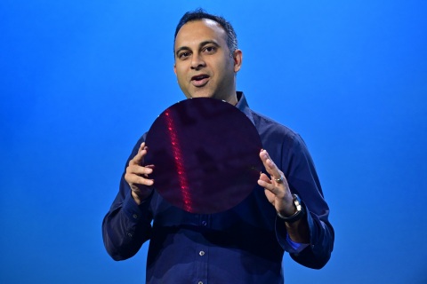 Intel and Google Cloud Announce Strategic Partnership to Accelerate Hybrid Cloud