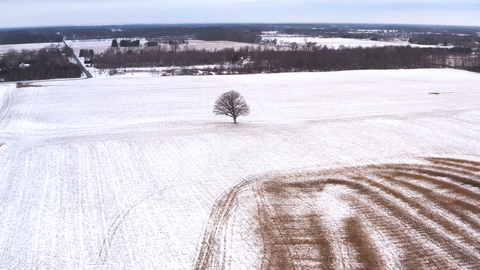 An aerial photo shows land in Licking County, Ohio, where Intel plans to build two new leading-edge Intel processor factories. Announced on Jan. 21, 2022, the $20 billion project spans nearly 1,000 acres and is the largest single private-sector investment in Ohio history. Construction is expected to begin in late 2022, with production coming online at the end of 2025. (Credit: Intel Corporation)