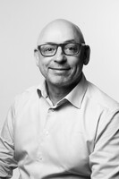 Simon Newitt Headshot