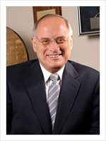 Malcolm Hoenlein