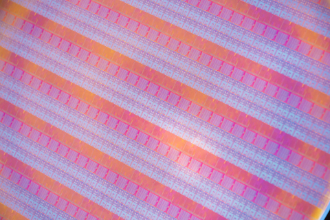 ​A wafer holds Blue Sky Creek test chips. The production test helps Intel refine Intel’s PowerVia backside power technology. Expected as part of the Intel 20A manufacturing node in 2024, PowerVia will be the industry’s first implementation of backside power in silicon, solving decades of interconnect bottlenecks. (Credit: Intel Corporation)