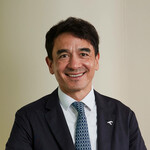 Andreas Sohmen-Pao Headshot