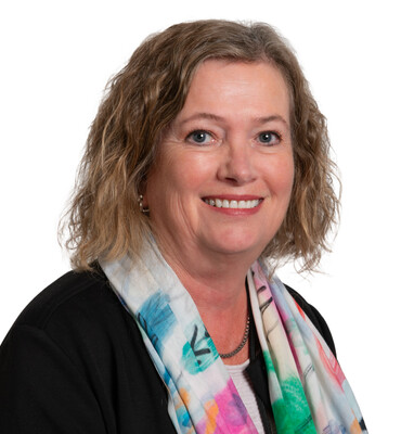 Cynthia Collins Headshot
