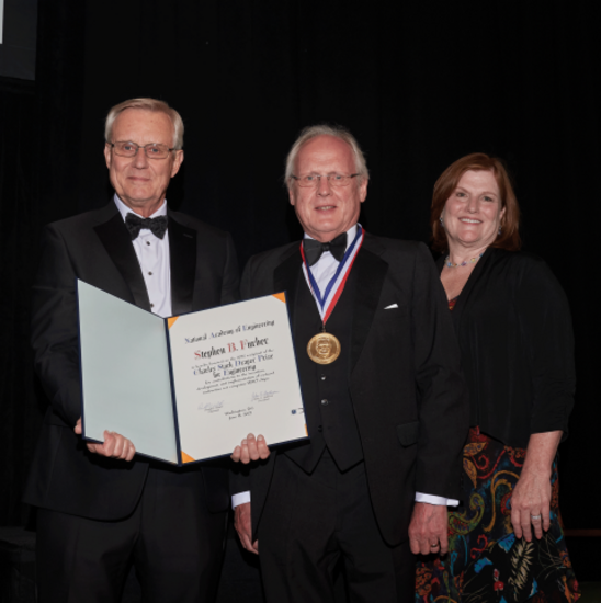 Stephen B. Furber receives the 2022 Draper Prize from NAE President and Draper Acting President.