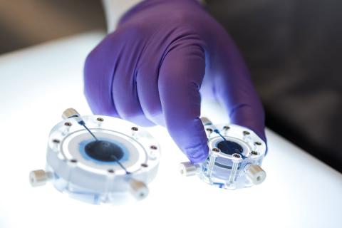 As a single device that accomplishes cell preparation and enrichment, Draper’s MTD can be integrated easily into existing lab automation systems for generating CAR T-cells.