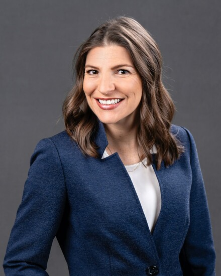 Robin Fielder Headshot