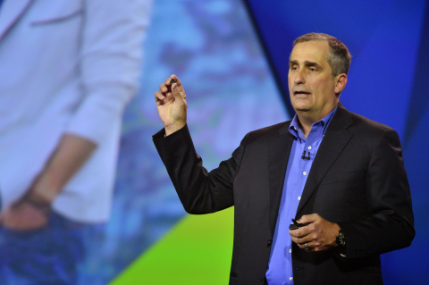 Intel CEO Brian Krzanich unveils the Intel Curie module at CES 2015. (Photo: Business Wire)