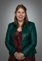 Elaine Iuanow, MD Headshot