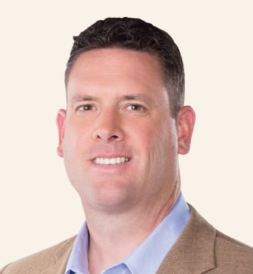 Headshot of Geoff Richards.