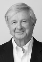 Charles Davis Headshot