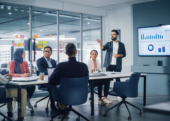 Navigating the Complex World of Revolving Loans:  Key Considerations for Lenders and Borrowers