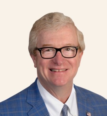 Headshot of Stephen P. Holmes.