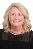 Leah Landro Headshot