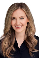 Jennifer Maisch Headshot